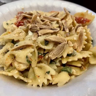 pasta dish, pasta, food