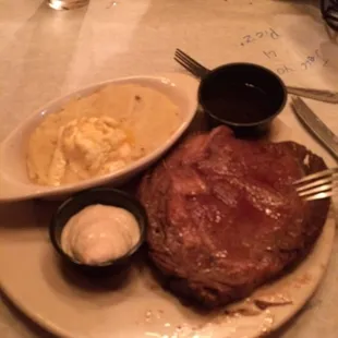 Had the prime rib and it was very good. Pricy for Marion but service was very good.