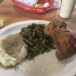 fried chicken, mashed potatoes and green beans