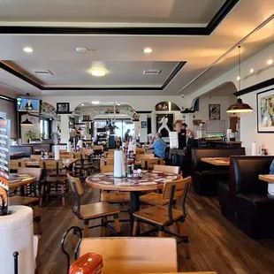 sushi and sashimi, interior