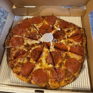 Medium pepperoni pizza