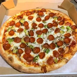 Pepperoni, mush, onion, broccoli