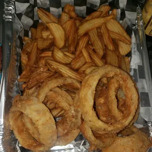 This is the fries, I put the onion rings I haven&apos;t eaten in the pan too.