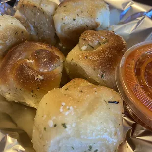 Garlic knots