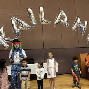 SteveO entertaining the kids..good fun!