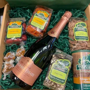 Gift box that Rayann made up.