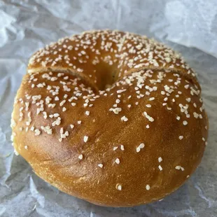 Salt bagel