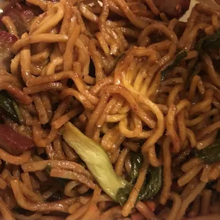 SICHUAN WOK-FRIED NOODLES