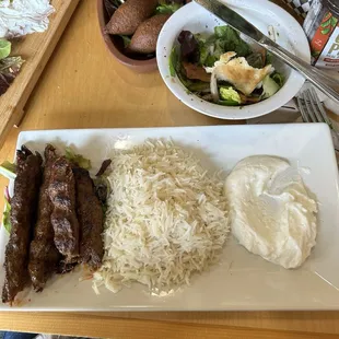 Shish kebab rice and tuom (garlic sauce)