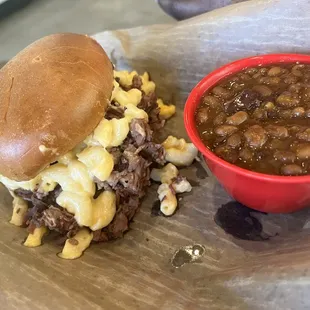 Brisket burger with macaroni