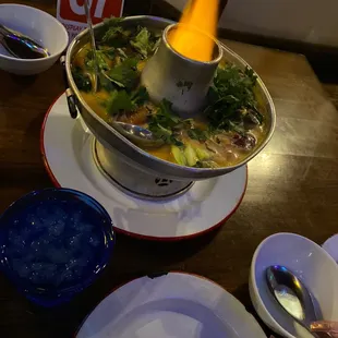 Tom Kha (VO)