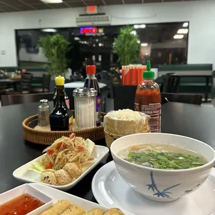 ramen and noodles, food