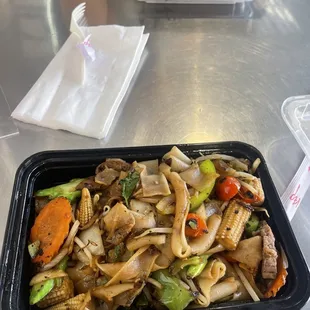 (Top) pad Thai  (Bottom) Drunken Noodle