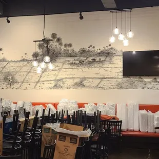 Tasteful mural to decorate the wall