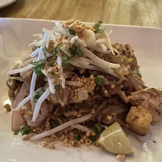 Signature Pad Thai Lunch
