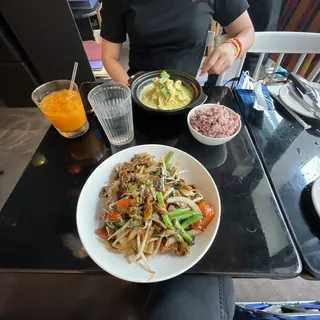 Spicy Basil Drunken Noodles Lunch