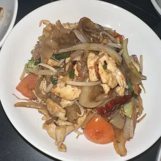 Spicy Basil Drunken Noodles Dinner