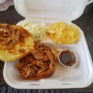 Pulled chicken sandwich