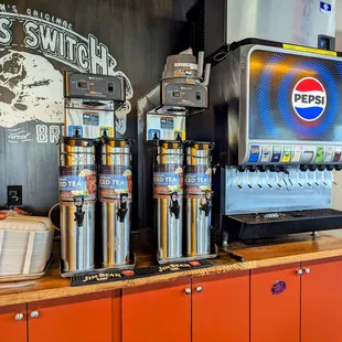 Fountain drinks and tea