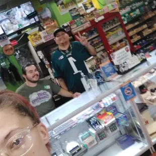 I always have a blast when I come in here. Damn near spend an hour everytime hood vibes great service. No judgment all smiles come on down