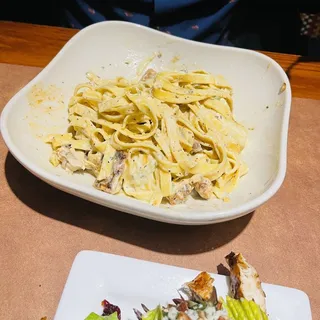 Fettuccine Alfredo