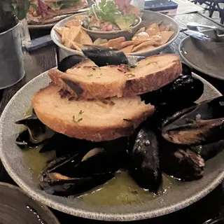 Steamed Mussels