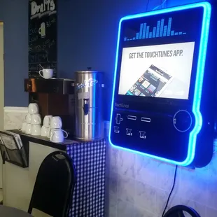 Jukebox and coffee