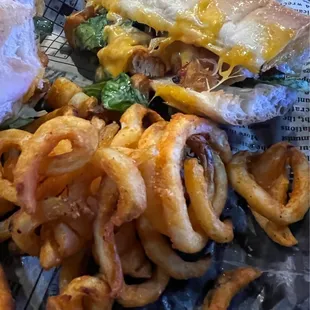 Chicken Tender Sandwich w/ fries