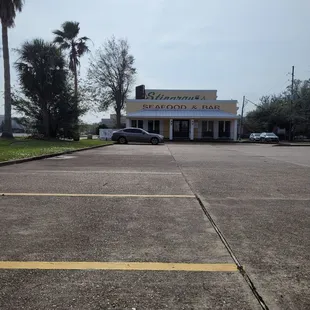 Ample parking if you&apos;re here before noon.