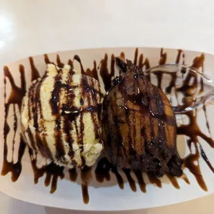 Deep Fried Oreo w/ ice cream