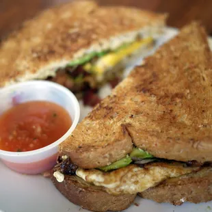 Bacon, egg &amp; cheese sandwich with avocado: great deal