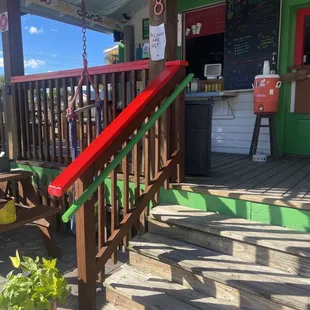 Up the steps to fresh delicious food, and great vibes!