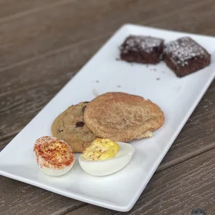 While you wait for your food to arrive you get a nice savory plate instead of the typically bread and butter. Only for Brunch.