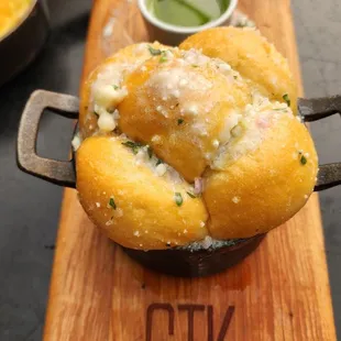 GARLIC BREAD!