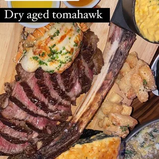 Dry-Aged Tomahawk
