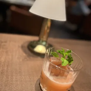 Kentucky peach whiskey cocktail