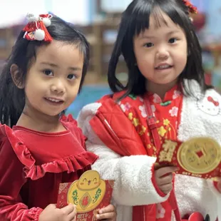 We had such an exciting and festive day learning about Chinese New Year. We also practiced a few new year greetings in Mandarin class.