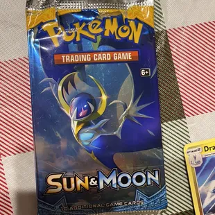 Real Pokémon booster packs don&apos;t have ridges on them