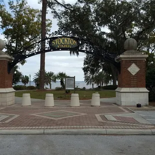 What a pretty entrence