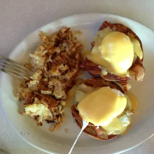 Brat Eggs Benedict