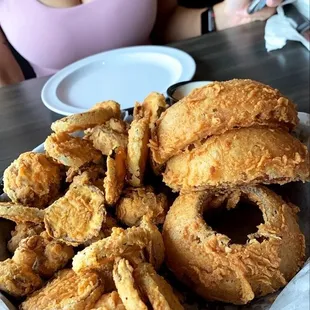 Fried Mix Options: Fried pickles, mushrooms &amp; onions.