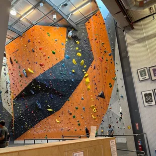 I miss this place. We raised our kids in Stone Age 1 and then enjoyed this gym for a while. It's the best gym I have ever been in. Love it!