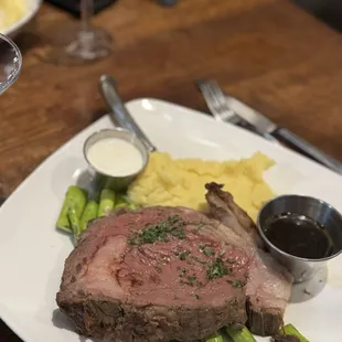 Prime rib, potatoes, asparagus