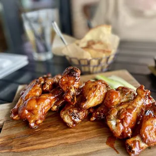 fried chicken wings, chicken, poultry, chicken wings and fried chicken, bbq wings, food, chicken wings, bbq chicken, fried chicken