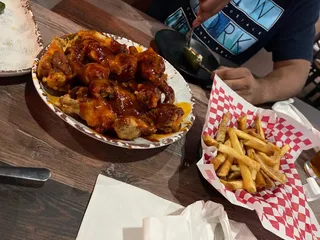 Canoe Creek Sports Tavern