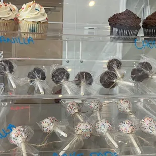 cakepops &amp; cupcakes