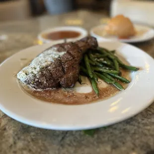 Ribeye cooked to perfection with green beans