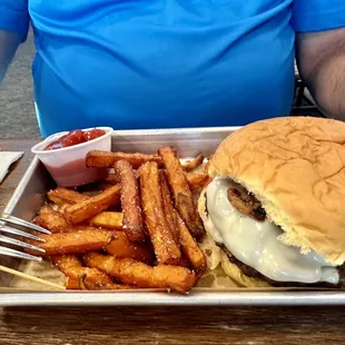 Smokehouse burger w sweet potato fries