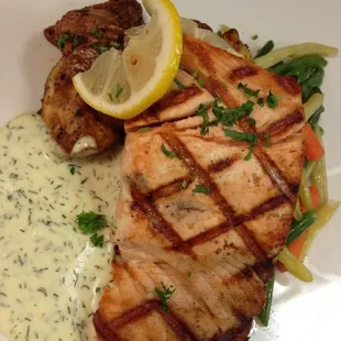 Salmon with dill sauce