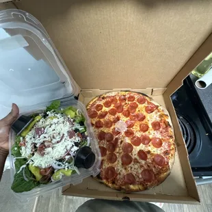 Pepperoni pizza, antipasta salad